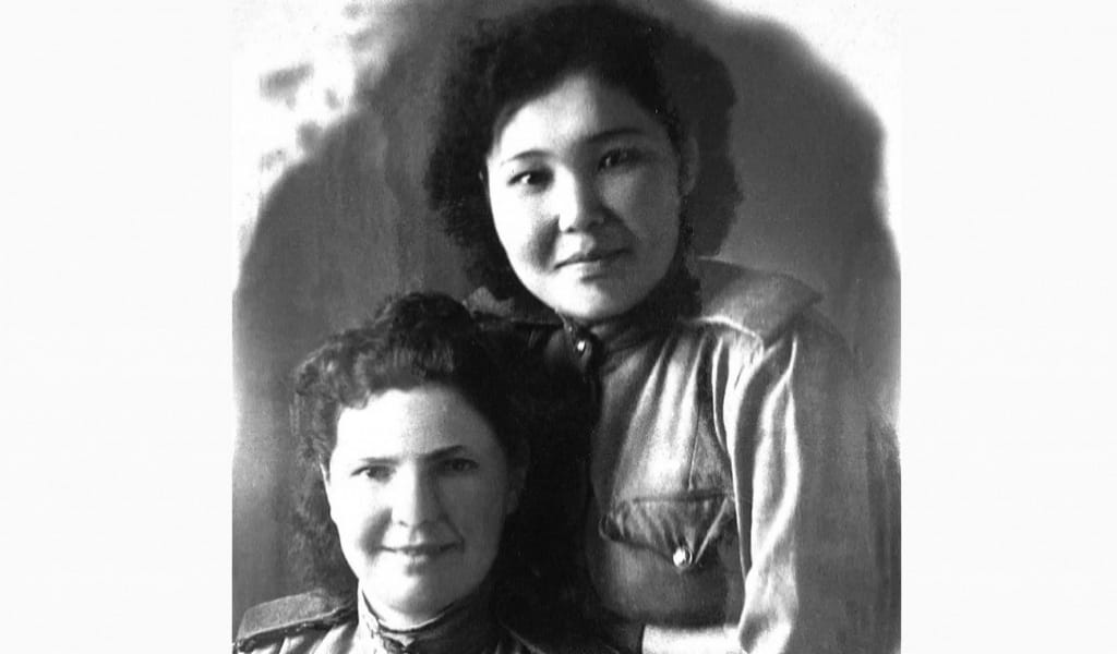 ЖЕҢІСКЕ - 75 ЖЫЛ: ӘЛИЯМЕН БІР БӨЛІМДЕ БОЛҒАН БАРЛАУШЫ ҚЫЗ