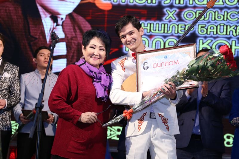 Өлмес өлең, өшпес мұра