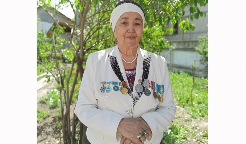 ӨМІРІН ӨНЕРІМЕН ӨРНЕКТЕГЕН