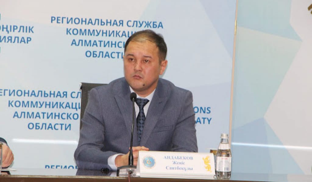 "БҮКПЕЛЕУ ЖОҚ": МЕМЛЕКЕТТІК ҚЫЗМЕТШІЛЕРДІҢ ЖҰМЫСЫ АШЫҚ АТҚАРЫЛАДЫ