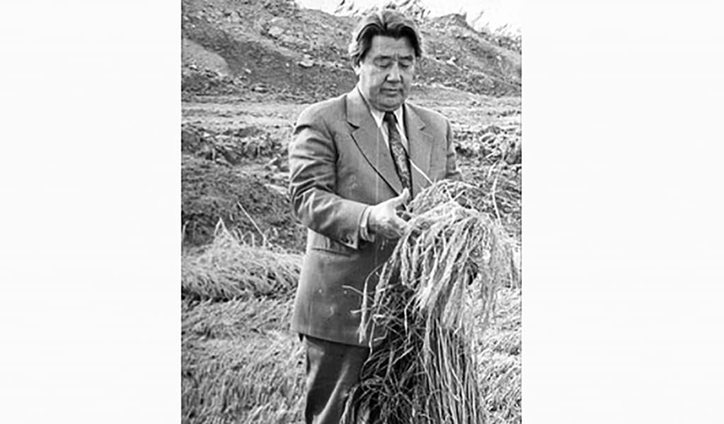 АСҚАРОВ АСУЫ