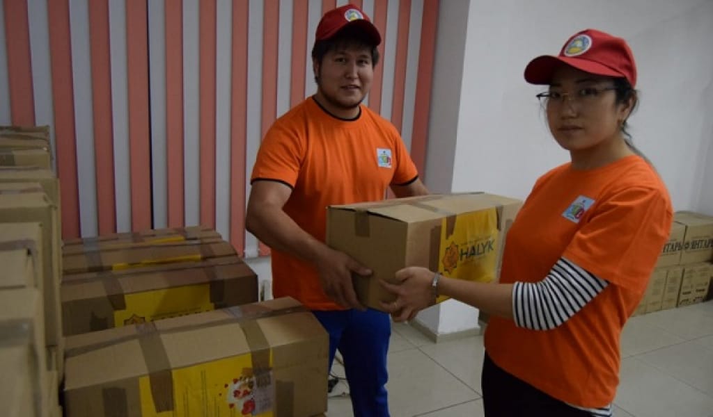 БІЗ БІРГЕМІЗ: ҚАЙЫРЫМДЫЛЫҚ КЕРУЕНІ ҚАПШАҒАЙДАҒЫ МҰҚТАЖ ЖАНДАРДЫ ҚУАНТТЫ