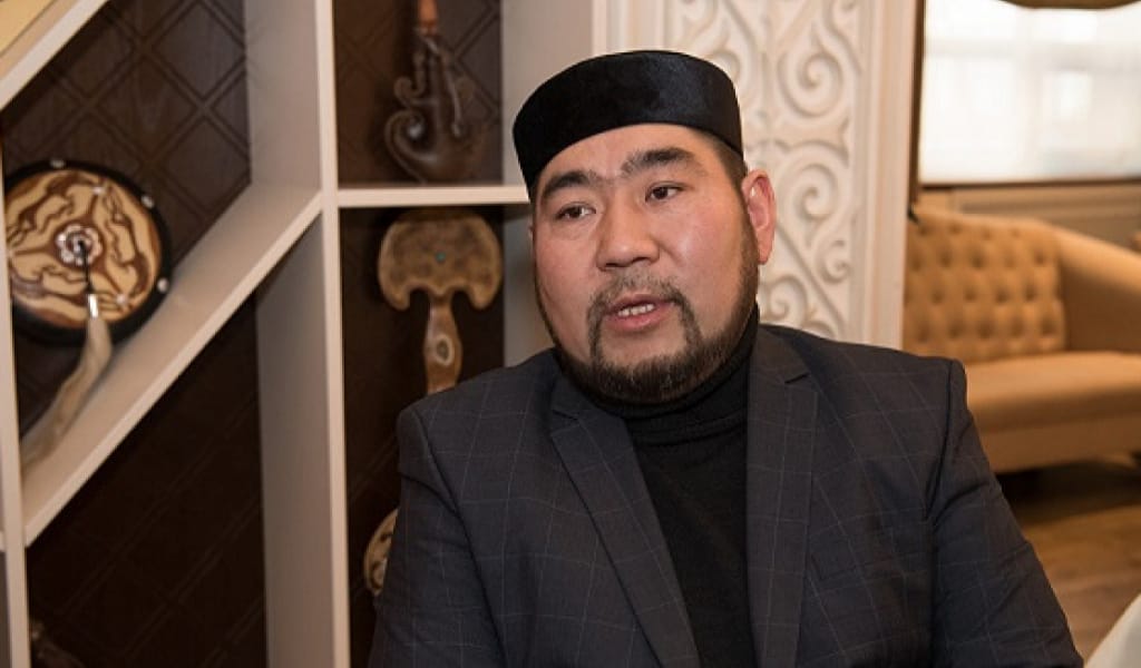 "ӘЛЕМДІ ҚҰЛ ҚЫЛУ": БАЛҒЫНБЕК ИМАШ МІНДЕТТІ ВАКЦИНАЦИЯҒА ҚАРСЫЛЫҚ БІЛДІРДІ