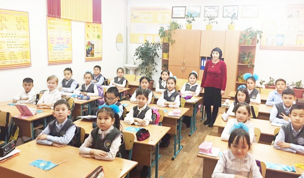 "ЖЕР-ЖЕРДЕ ЖЕМІСТІ ЕҢБЕК ЕТУДЕ": ТАЛАЙ ШӘКІРТ ТҮЛЕТІП ҰШЫРҒАН ТӘЛІМГЕР