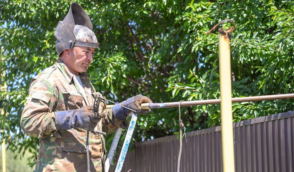 "БАСЫНДА БІЛГЕН ЖОҚПЫЗ": МҰҚТАЖ ЖАНДАРДЫҢ ҮЙІНЕ ГАЗ ТЕГІН ТАРТЫЛАДЫ