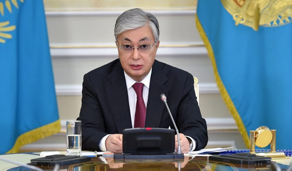 ПРЕЗИДЕНТ: "ДӘРІГЕРЛЕРДІҢ ЕҢБЕКАҚЫСЫН КЕЗЕҢ-КЕЗЕҢІМЕН АРТТЫРУДЫ ТАПСЫРАМЫН"