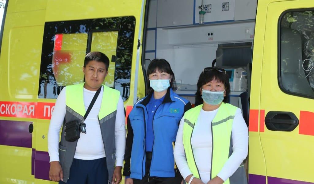 ТАЛДЫҚОРҒАНДАҒЫ ІРІ КОМПАНИЯ ӨКІЛДЕРІ "ЖЕДЕЛ ЖӘРДЕМ" КӨЛІГІН СЫЙҒА ТАРТТЫ