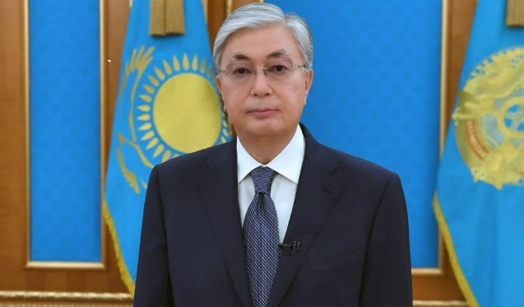 "АЗАЙМАЙ ОТЫР": ПРЕЗИДЕНТ КОРОНАВИРУСТЫҢ ЕКІНШІ ТОЛҚЫНЫНАН САҚТАНУҒА ШАҚЫРДЫ