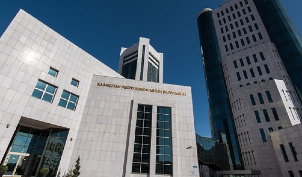 ПРЕЗИДЕНТ ЖАРЛЫҒЫ: СЕНАТ ДЕПУТАТТАРЫН САЙЛАУ 12 ТАМЫЗҒА БЕЛГІЛЕНДІ