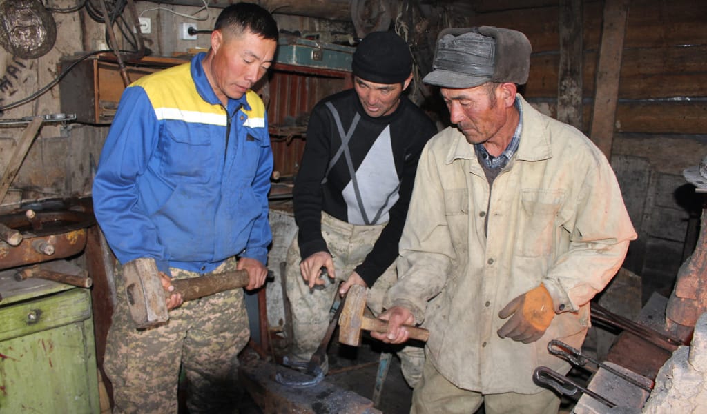 ӘКЕСІНЕН ДАРЫҒАН