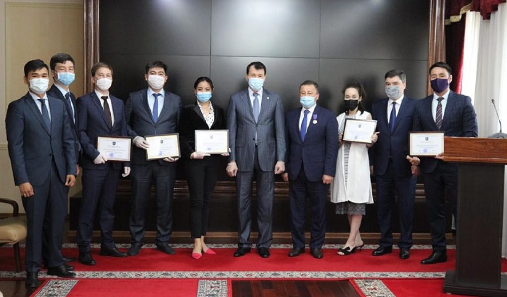 НҰР-СҰЛТАНДА ЖОЛ САПАСЫН БАҚЫЛАЙТЫН ҚЫЗМЕТКЕРЛЕР МАРАПАТТАЛДЫ