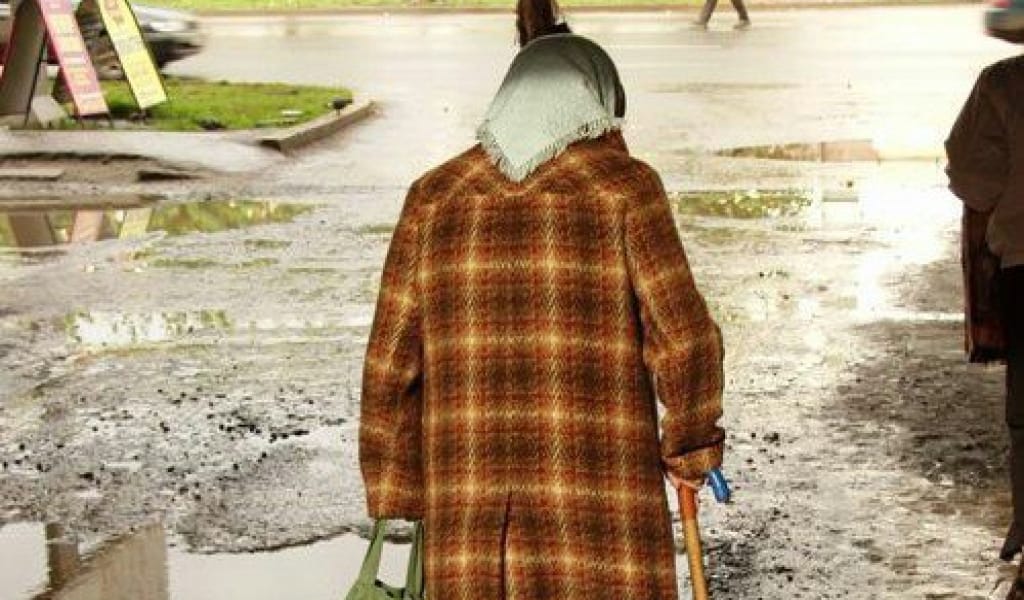 "МОЙЫНДАДЫ": ІЛЕ АУДАНЫНДА ҚАРТ ӘЖЕЙДІ КҮРЕКПЕН ҰРҒАН КҮДІКТІ ҰСТАЛДЫ