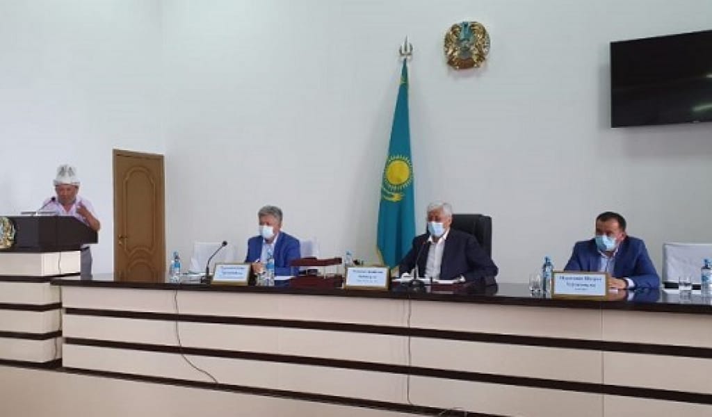 ҰЙҒЫР АУДАНЫНДАҒЫ ЖАНЖАЛ: АМАНДЫҚ БАТАЛОВ ШҰҒЫЛ ЖИЫН ӨТКІЗДІ