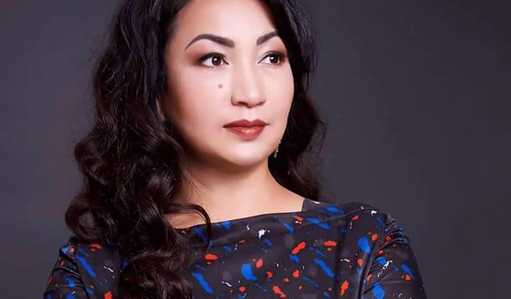 "ЖАНАРЫМДАҒЫ ЖАРҚЫЛ ЕҢ": ЖАҢЫЛ ҚЫЗДЫҢ ЖЫРЛАРЫНА ШОЛУ