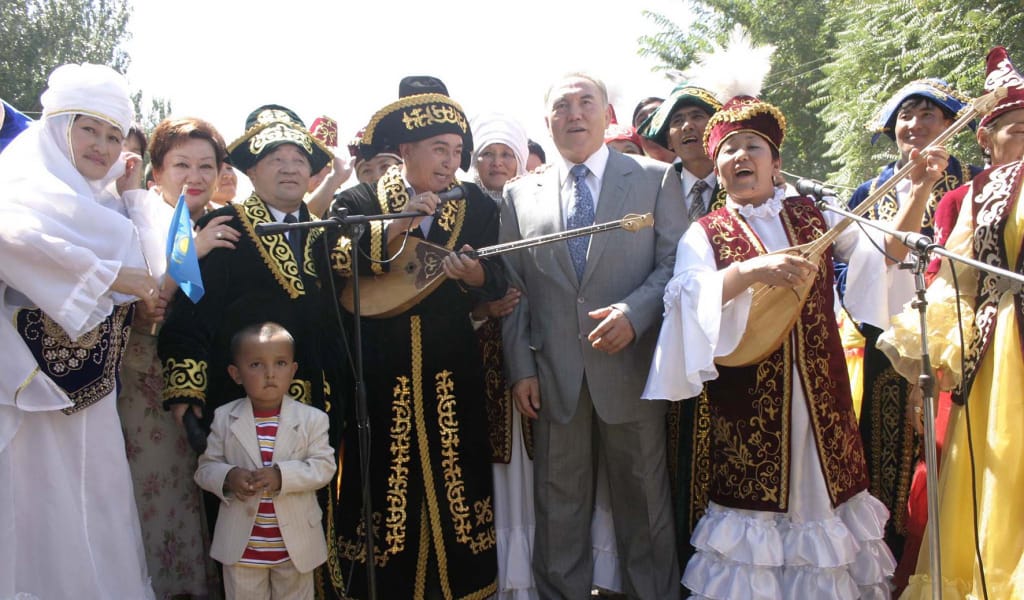 ЖЫЛЫ ЖҮЗДЕСУЛЕР