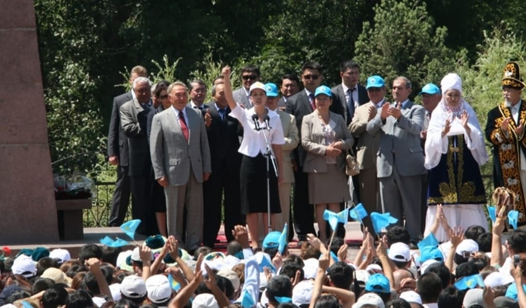 "НҰРСҰЛТАН АТА БАТА БЕРДІ": ҰМЫТЫЛМАС ТАМЫЗ АЙЫ