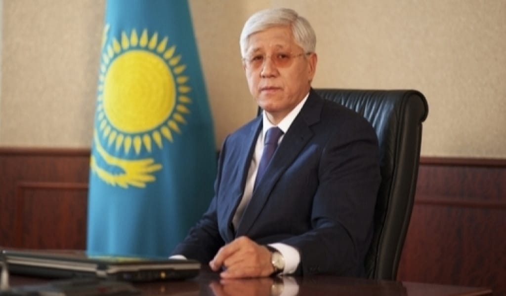 ЕНТІГУ МЕН ЖҮРЕК ЖЕТІСПЕУШІЛІГІ: АМАНДЫҚ БАТАЛОВ ЕЛОРДАДА ЕМДЕЛУДЕ