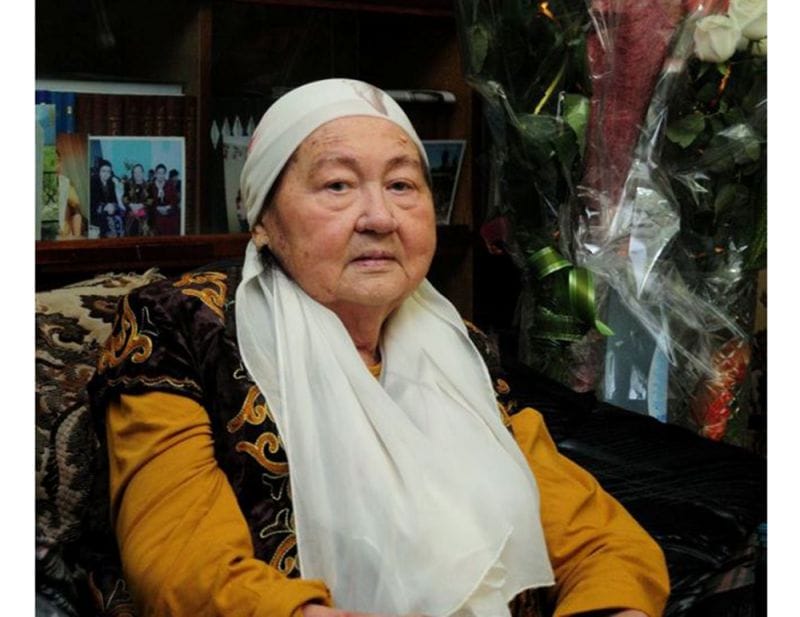 Бақытты әженің батасы