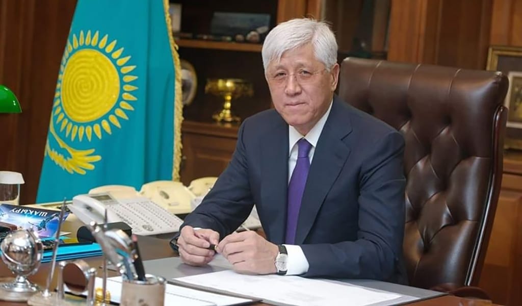 АМАНДЫҚ БАТАЛОВ АУРУХАНАДАН ШЫҚТЫ: «ІНДЕТПЕН КҮРЕСТІ ЖАЛҒАСТЫРМАҚПЫН»