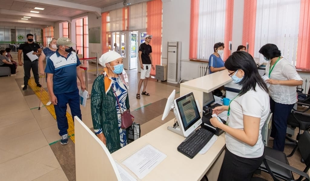 400-ГЕ ЖУЫҚ АДАМ КЕҢЕС АЛАДЫ: ХҚКО ЖҰМЫС КЕСТЕСІ ҚАЛАЙ ӨЗГЕРДІ?