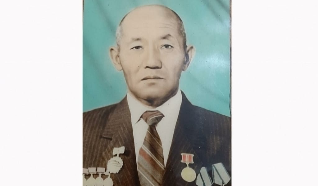 "КӨҢІЛ ЗАПЫРАНЫН ТАРҚАТАТЫН": ӘУЛЕТТІҢ ДӘУЛЕТБЕГІ