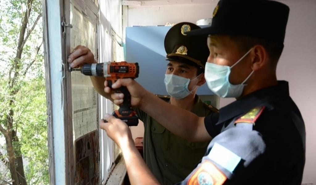 БАЛАНЫ БІР МИНУТҚА ДА ЖАЛҒЫЗ ҚАЛДЫРМАУ КЕРЕК