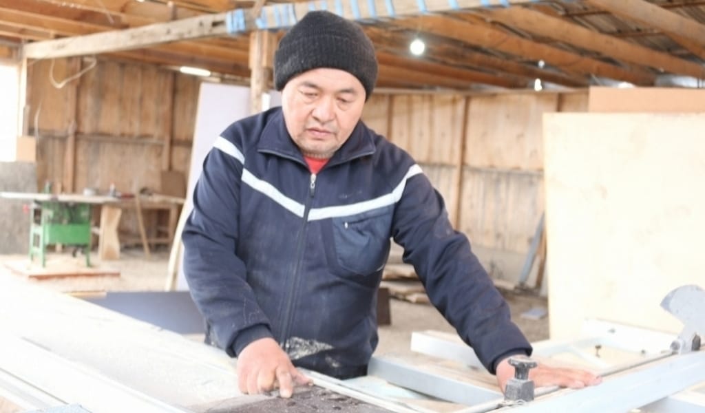 "АҒАШҚА ЖАҚЫНДЫҒЫМ СОДАН ДА БОЛҒАН ШЫҒАР": ЖИҺАЗ ЖАСАЙТЫН ШЕБЕР