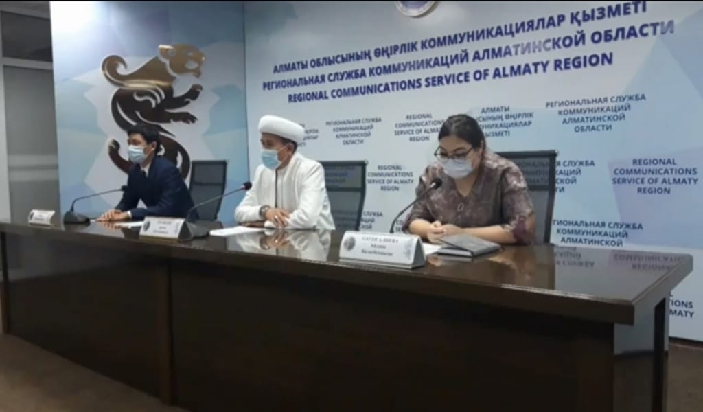 "ОНЛАЙН ӨТІНІМ БЕРУ КЕРЕК": ҚҰРБАНДЫҚ ҚАЛАЙ ШАЛЫНАДЫ?