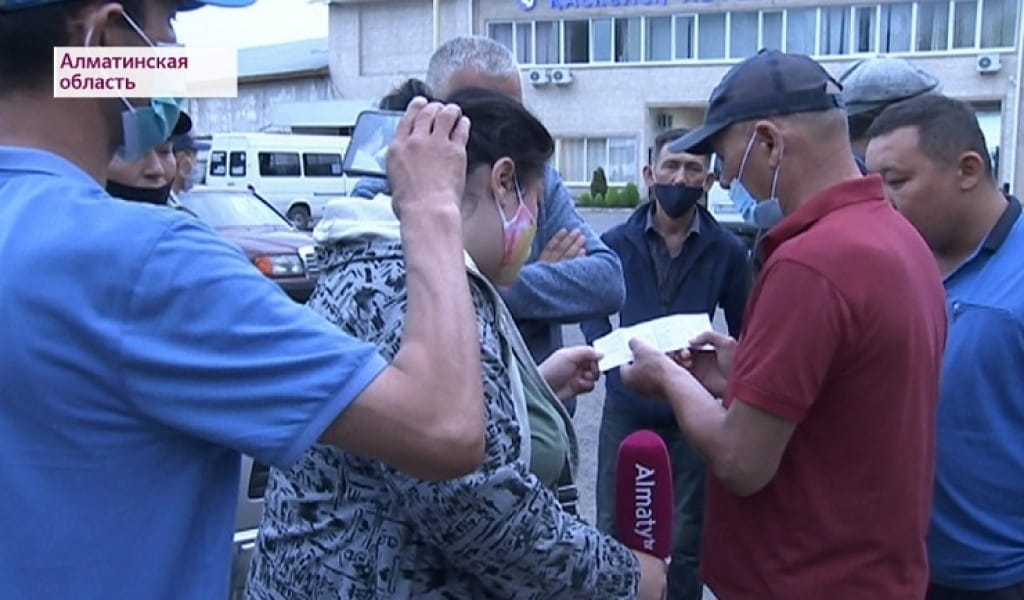 "АЙЛЫҒЫМЫЗ АЗ": ҚАСКЕЛЕҢДЕ АВТОБУС ЖҮРГІЗУШІЛЕРІ НАРАЗЫЛЫҚҚА ШЫҚТЫ