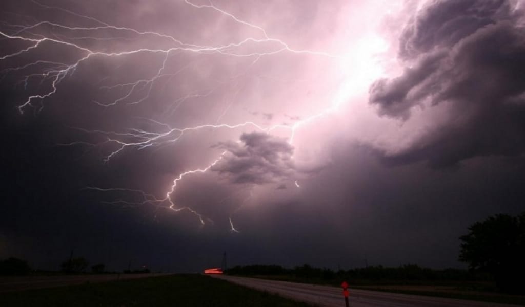 ТАЛДЫҚОРҒАНДА КҮН КҮРКІРЕП, НӨСЕР ЖАҢБЫР ЖАУАДЫ