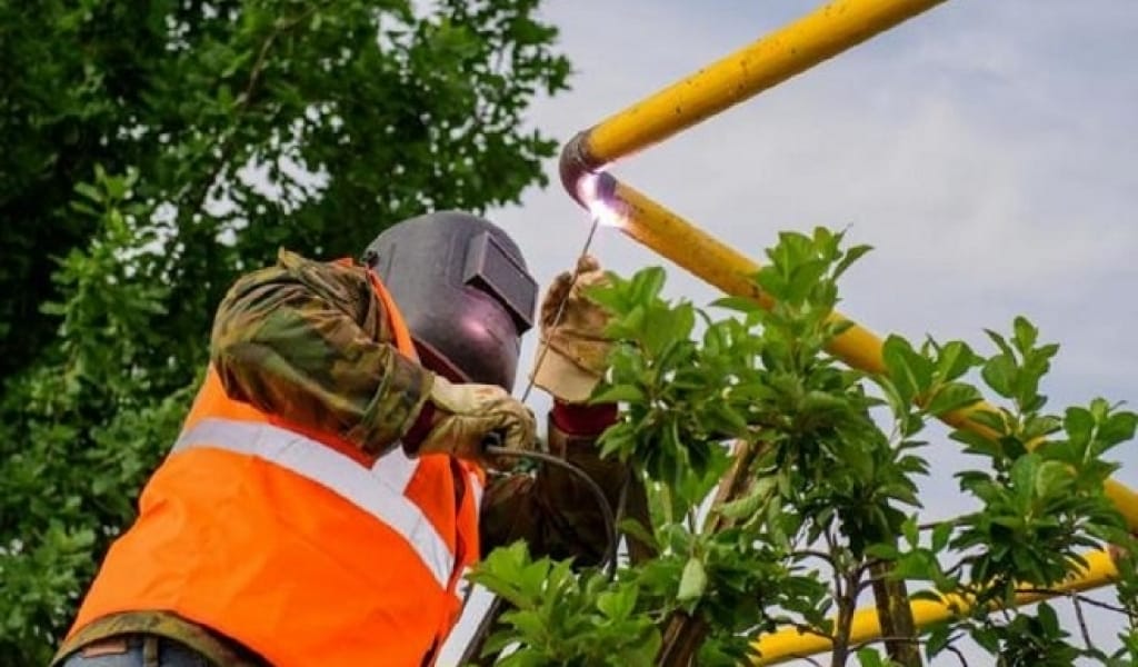 "ГАЗ ҚОЛ СОЗЫМ ЖЕРДЕ, БІРАҚ ОҒАН ҚОСЫЛУ ҚҰНЫ ҚЫМБАТ": ТҰРҒЫНДАР ЖАНАЙҚАЙЫ