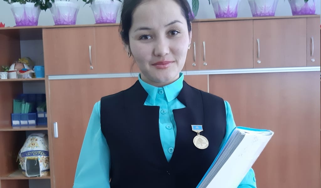 АЙНҰРДЫҢ АСУЫ АЛДА