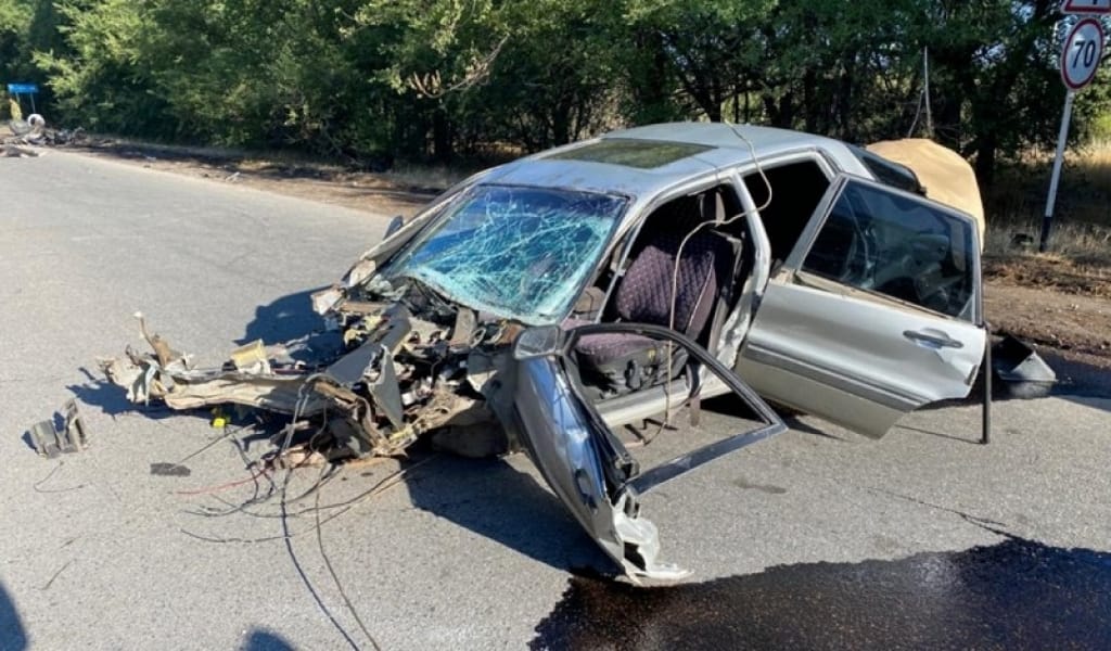 ЖАНТҮРШІГЕРЛІК ЖОЛ АПАТЫ: АВТОБУСҚА СОҚТЫҒЫСҚАН ЖЕҢІЛ КӨЛІК ҚАҚ АЙЫРЫЛДЫ