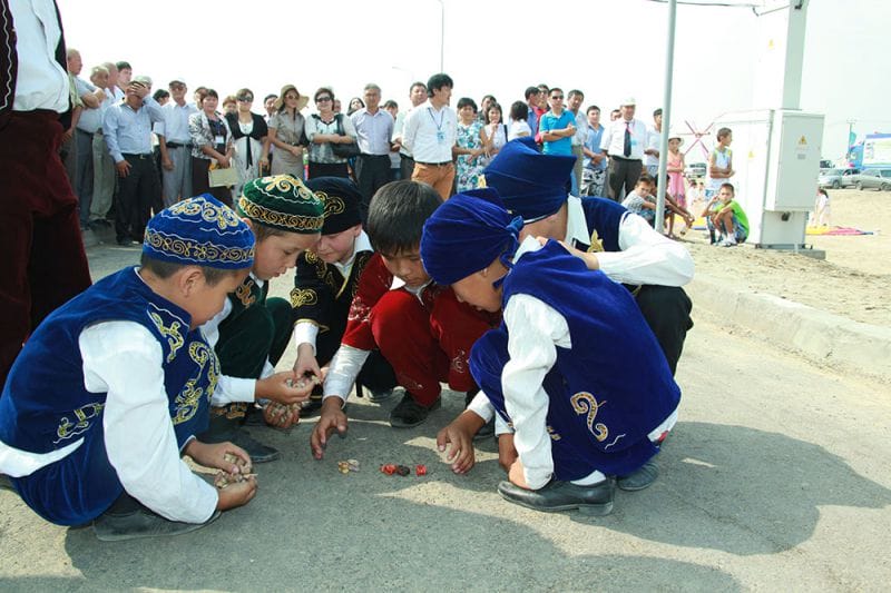 Көк тас пен көңіл жібіген