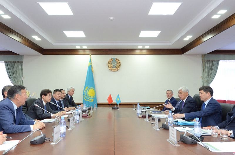 Қытай инвесторларымен кездесті