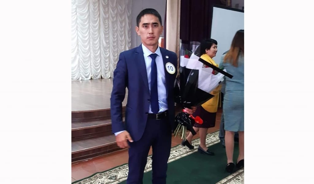 ЖЫЛДЫҢ ҮЗДІК МҰҒАЛІМІ