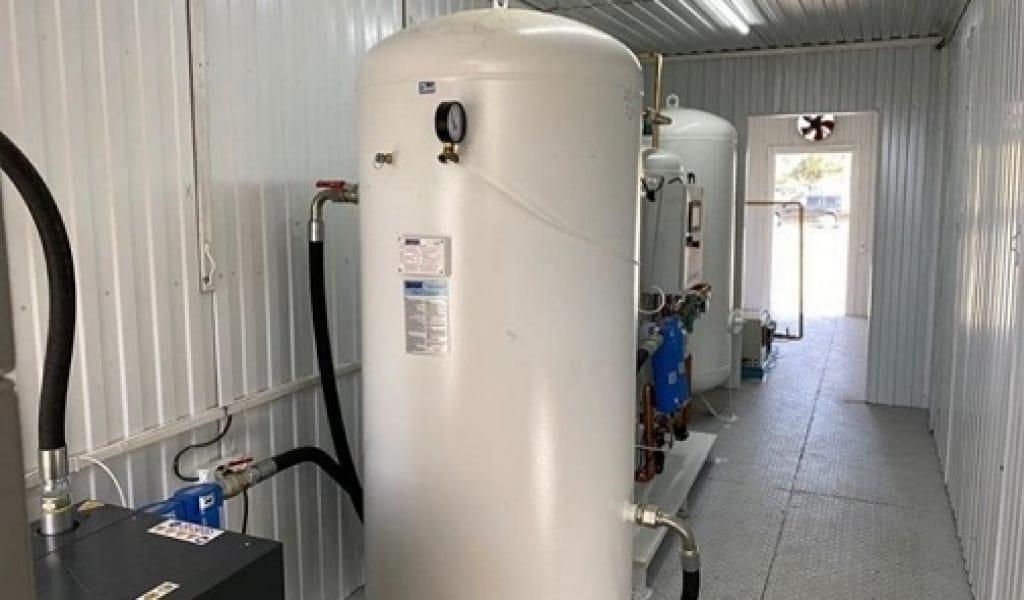 ЕКІНШІ ТОЛҚЫНҒА ДАЙЫНДЫҚ: АУРУХАНАҒА ОТТЕГІ СТАНСЫСЫ ҚОЙЫЛДЫ