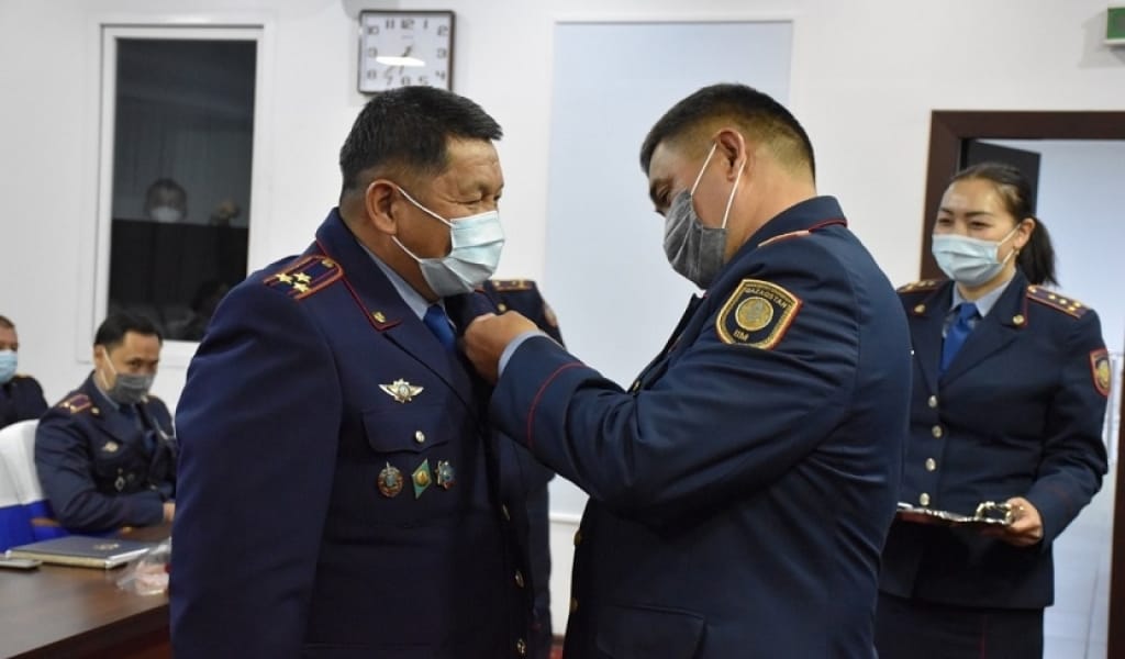 ПРЕЗИДЕНТ ЖАРЛЫҒЫМЕН АЛМАТЫ ОБЛЫСЫНЫҢ ҮЗДІК ПОЛИЦЕЙЛЕРІ МАРАПАТТАЛДЫ