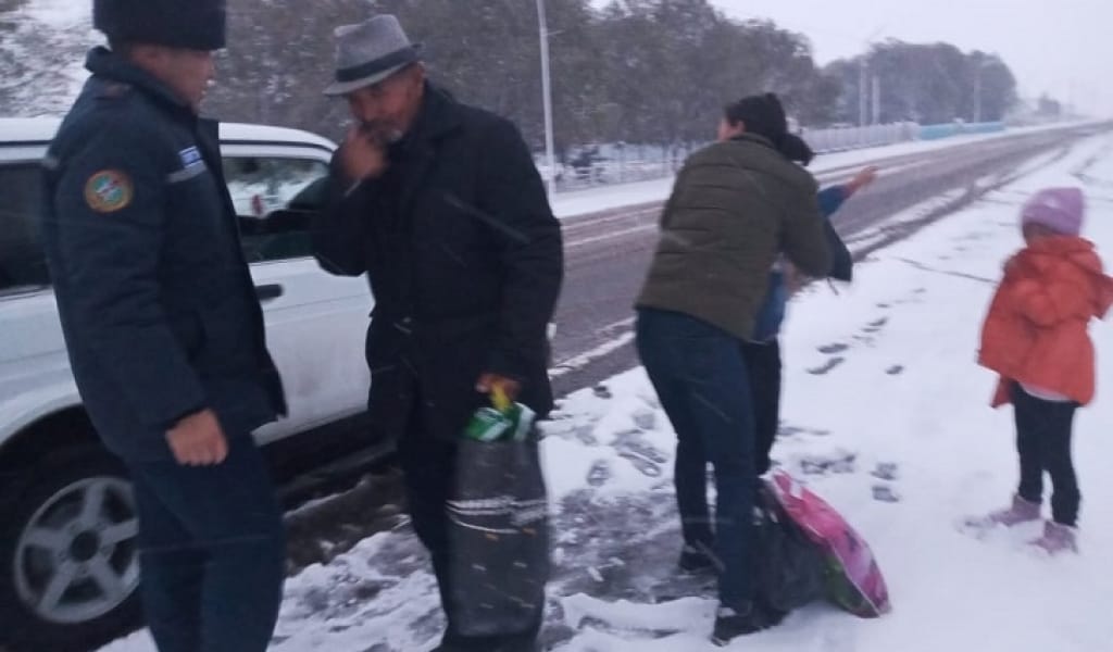 "ЕКЕУІ БАЛА": КЕГЕН АСУЫНДА ҚАЛЫП ҚОЙҒАН ТӨРТ АДАМ ҚҰТҚАРЫЛДЫ