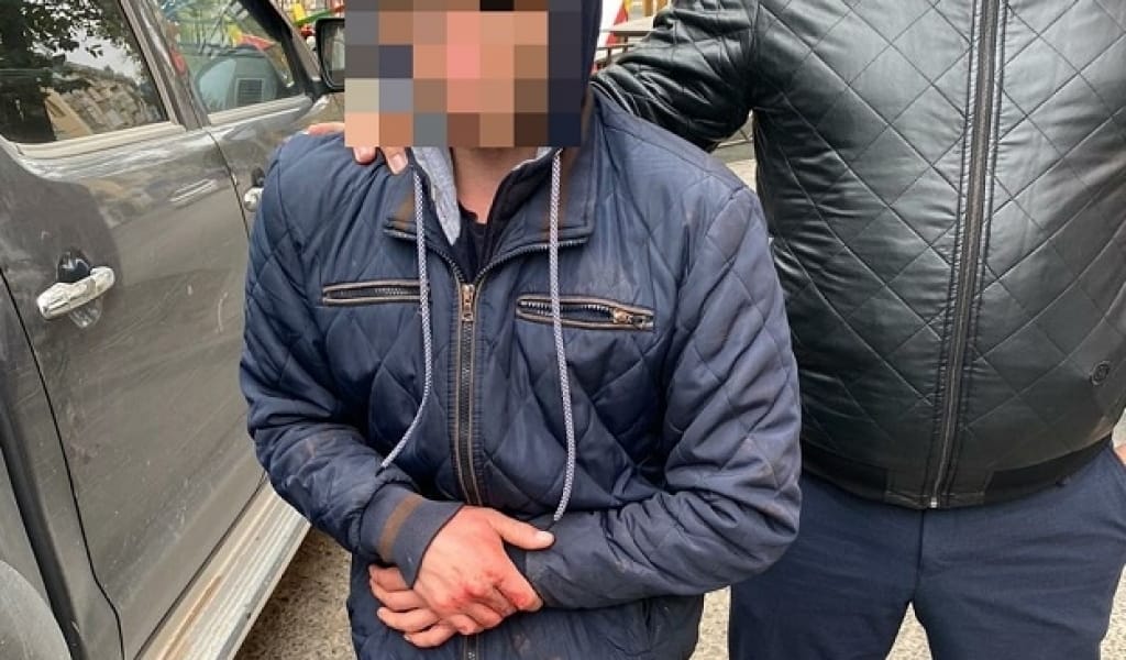 "МЕНІ ҚҰДАЙ ЖІБЕРДІ": ЖҮЙКЕ АУРУЫНА ШАЛДЫҚҚАН ЖІГІТ ҚАМАУҒА АЛЫНДЫ