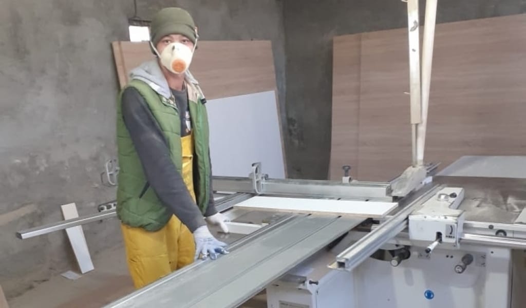 ЖИҺАЗ ЖАСАЙТЫН ШЕБЕР: "АЛМА ПІС, АУЫЗҒА ТҮС ДЕП ОТЫРАТЫН ЗАМАН ЕМЕС"