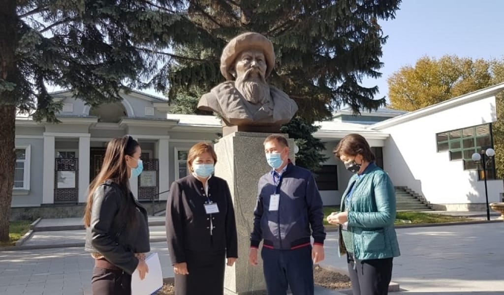 КӨШПЕЛІ БРИФИНГ АҚЫНДАР МЕН БАТЫРЛАР ЕЛІНДЕ ҰЙЫМДАСТЫРЫЛДЫ