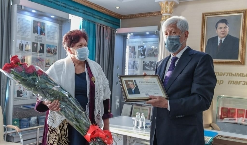 ҮШТӨБЕДЕ КЕМЕЛ ТОҚАЕВ АТЫНДАҒЫ ҚОРДЫҢ ЖЕТЕКШІСІ МАРАПАТТАЛДЫ