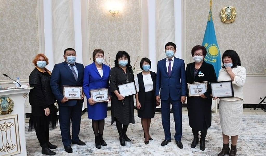 АЛМАТЫ ОБЛЫСЫНДА ӘЛЕУМЕТТІК САЛА ҚЫЗМЕТКЕРЛЕРІ МАРАПАТТАЛДЫ