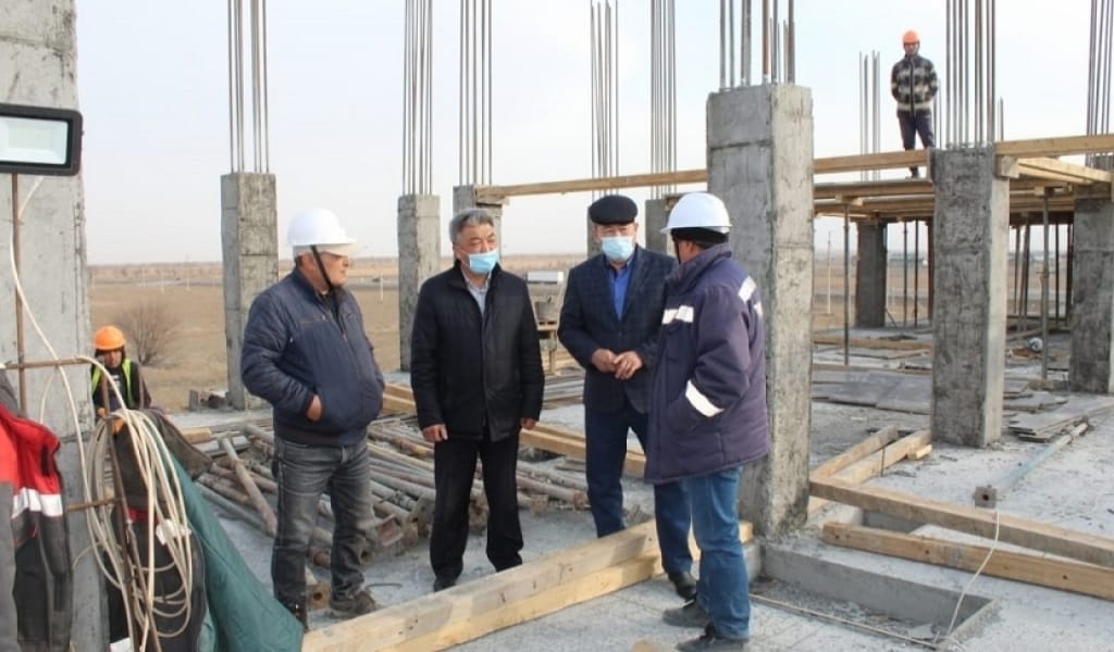 "СЫЛТАУ ТАБЫЛАДЫ": КЕШІКТІРІЛГЕН ҚҰРЫЛЫСҚА ПАРТИЯ ӨКІЛДЕРІ БАРДЫ