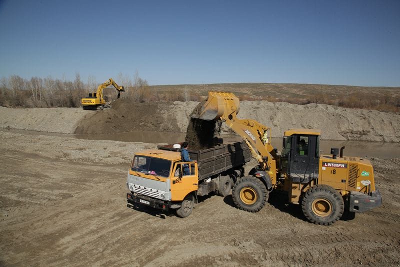 Өзен арнасы тазалануда