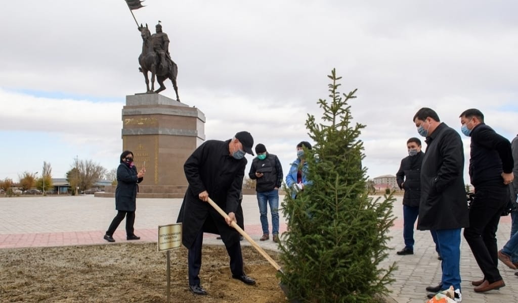 АМАНДЫҚ БАТАЛОВ АҚСУ АУДАНЫНДА БОЛЫП, ТҰРҒЫНДАРМЕН ЖҮЗДЕСТІ