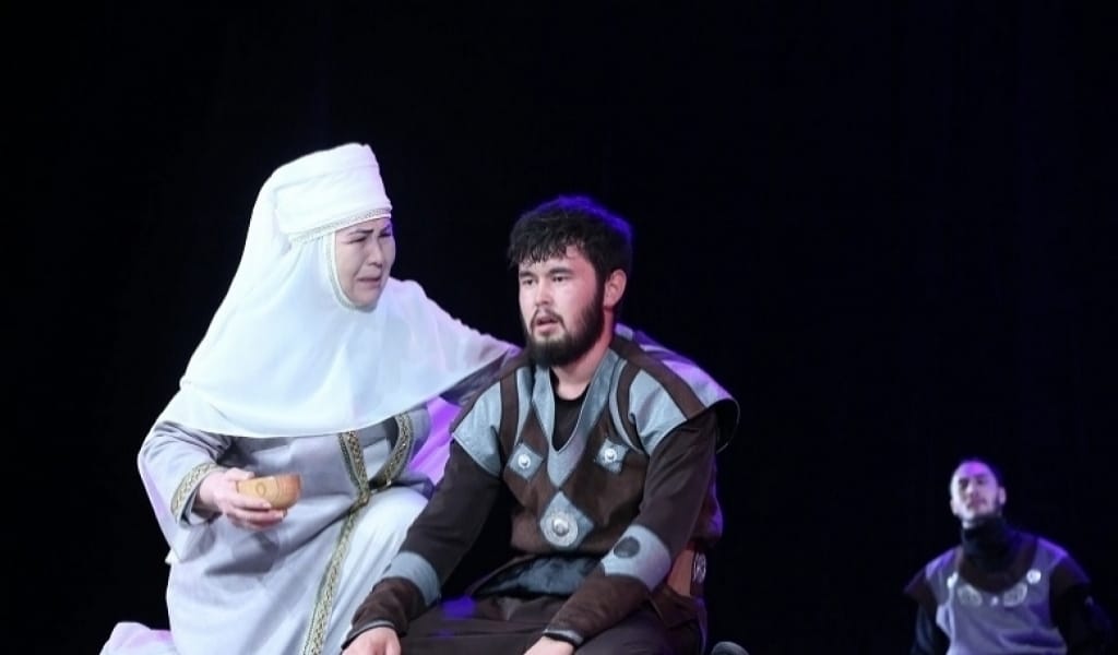 ӨШКЕНІМІЗ ЖАНДЫ: "ОРАҚТЫ БАТЫР" ТАРИХИ ДРАМАСЫН КӨРГЕННЕН КЕЙІНГІ ОЙ