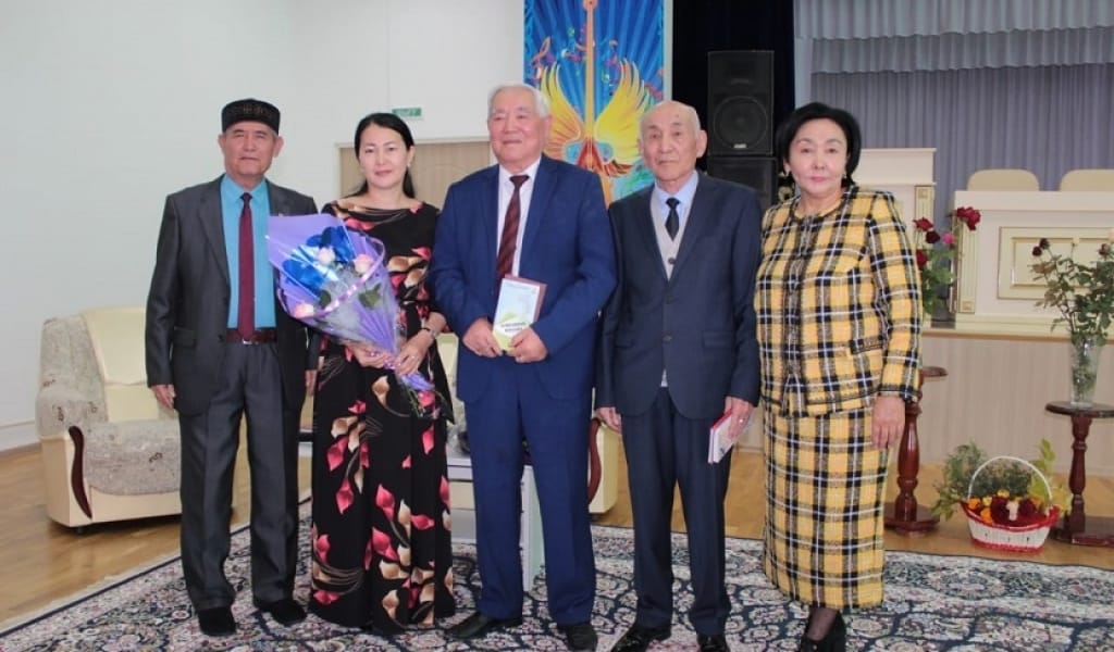 ЖАРКЕНТТЕ ГҮЛБАҚЫТ ҚАСЕННІҢ НӘЗІК ТЕ НАРКЕС ЖЫРЛАРЫ ОҚЫЛДЫ