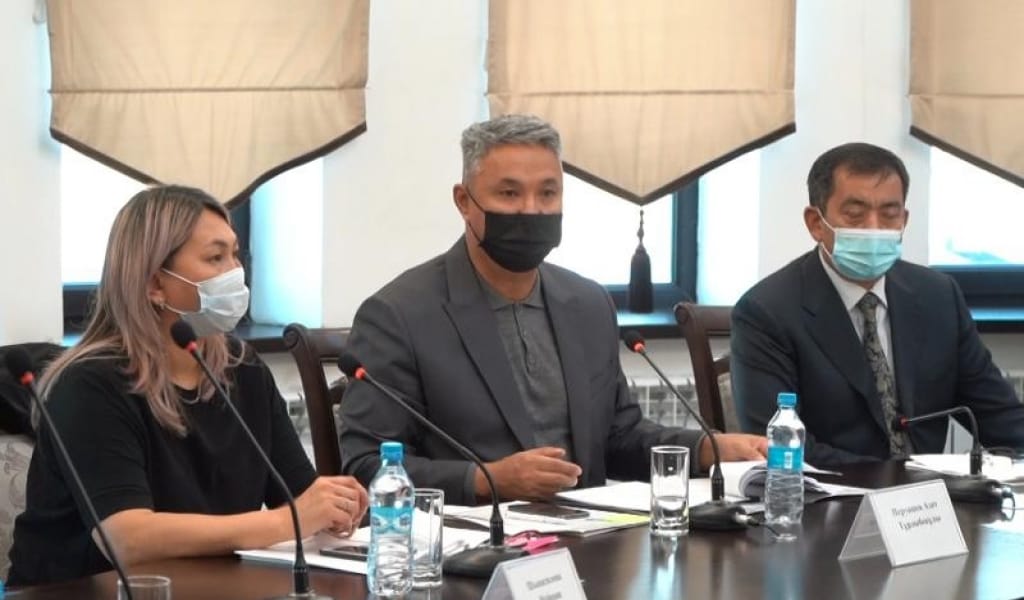 АЗАТ ПЕРУАШЕВ ШЕКАРАДАҒЫ ЖҮРГІЗУШІЛЕРДІҢ ШАҒЫМЫН ТЫҢДАДЫ